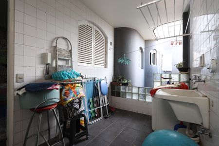 Casa à venda com 312m², 3 quartos e 3 vagasLavanderia