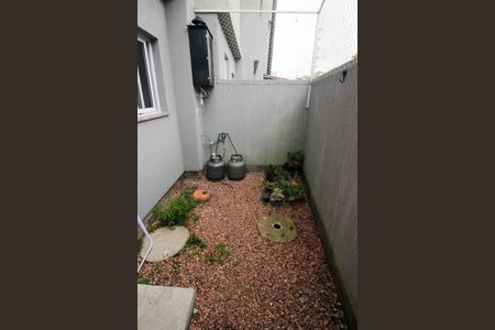 Casa de condomínio à venda com 55m², 2 quartos e 1 vagaQuintal