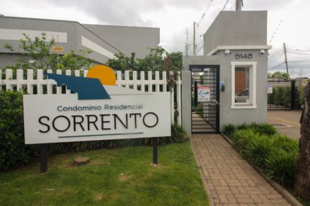 Casa de condomínio à venda com 55m², 2 quartos e 1 vagaFachada e portaria