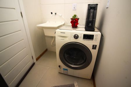 Casa de condomínio à venda com 55m², 2 quartos e 1 vagaÁrea de Serviço