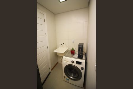 Casa de condomínio à venda com 55m², 2 quartos e 1 vagaÁrea de Serviço