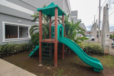 Casa de condomínio à venda com 55m², 2 quartos e 1 vagaÁrea comum - Playground