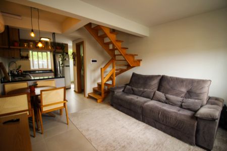 Sala de casa de condomínio para alugar com 2 quartos, 55m² em Restinga, Porto Alegre