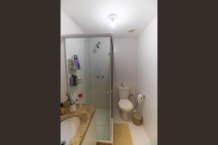 Apartamento à venda com 75m², 2 quartos e 1 vaga Apartamento à venda com 75m², 2 quartos e 1 vagaBanheiro Social
