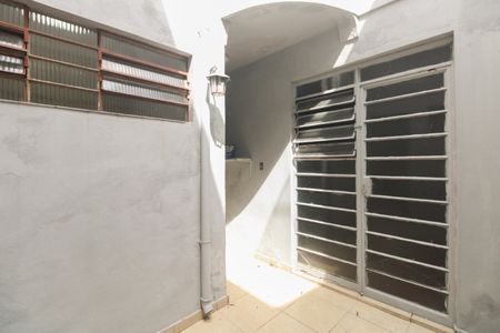 Casa à venda com 90m², 2 quartos e sem vaga Casa à venda com 90m², 2 quartos e sem vagaQuintal