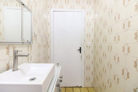 Casa à venda com 90m², 2 quartos e sem vaga Casa à venda com 90m², 2 quartos e sem vagaBanheiro