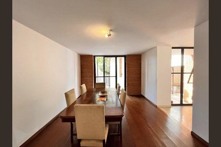 Casa à venda com 7 quartos, 376m² em Alto de Pinheiros, São Paulo