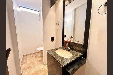 Casa à venda com 7 quartos, 376m² em Alto de Pinheiros, São Paulo