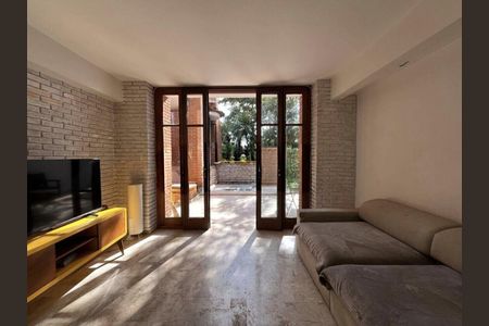 Casa à venda com 7 quartos, 376m² em Alto de Pinheiros, São Paulo