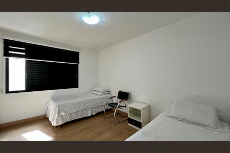 Apartamento à venda com 431m², 4 quartos e 4 vagas Apartamento à venda com 431m², 4 quartos e 4 vagasquarto