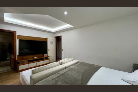 Apartamento à venda com 431m², 4 quartos e 4 vagas Apartamento à venda com 431m², 4 quartos e 4 vagasquarto