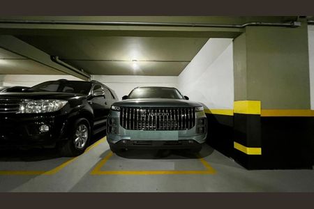 Apartamento à venda com 431m², 4 quartos e 4 vagas Apartamento à venda com 431m², 4 quartos e 4 vagasGaragem