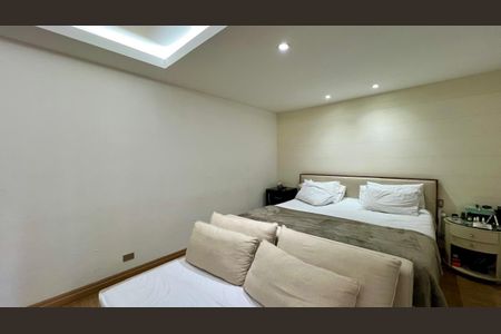 Apartamento à venda com 431m², 4 quartos e 4 vagas Apartamento à venda com 431m², 4 quartos e 4 vagasquarto