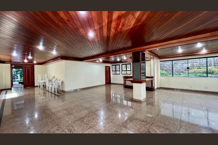 Apartamento à venda com 431m², 4 quartos e 4 vagas Apartamento à venda com 431m², 4 quartos e 4 vagasÁrea comum - Salão de festas