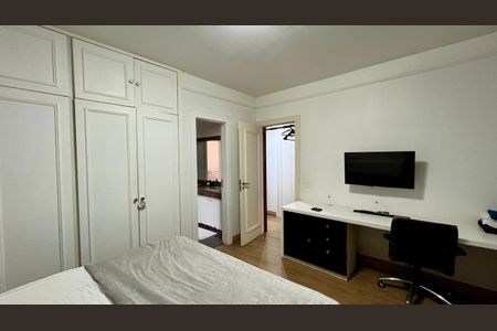 Apartamento à venda com 431m², 4 quartos e 4 vagas Apartamento à venda com 431m², 4 quartos e 4 vagasquarto