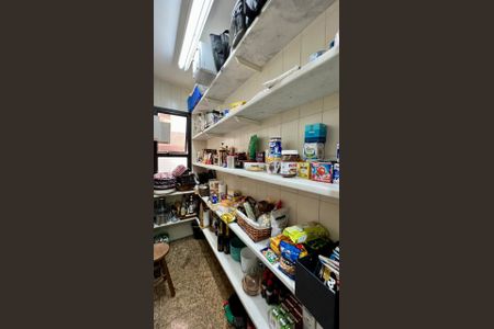 Apartamento à venda com 431m², 4 quartos e 4 vagas Apartamento à venda com 431m², 4 quartos e 4 vagasDespensa