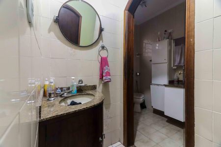 Casa para alugar com 290m², 3 quartos e 4 vagasBanheiro Social