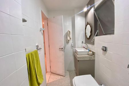 Apartamento à venda com 105m², 3 quartos e 1 vagaBanheiro social