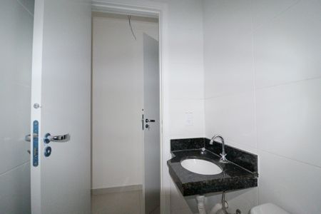 Apartamento à venda com 30m², 2 quartos e sem vaga Apartamento à venda com 30m², 2 quartos e sem vagaBanheiro Social