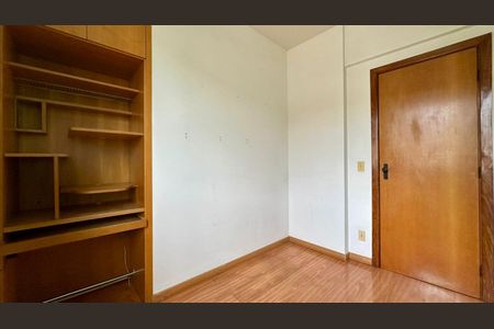 Quarto  de apartamento para alugar com 3 quartos, 76m² em Estoril, Belo Horizonte