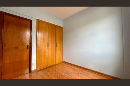 Quarto  de apartamento para alugar com 3 quartos, 76m² em Estoril, Belo Horizonte