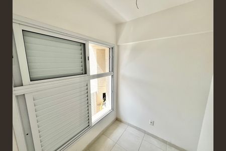 Apartamento à venda com 298m², 4 quartos e 5 vagas Apartamento à venda com 298m², 4 quartos e 5 vagasQuarto de Serviço