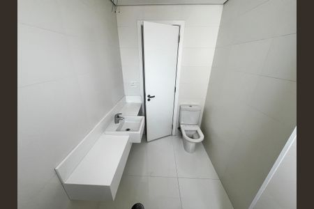 Apartamento à venda com 298m², 4 quartos e 5 vagas Apartamento à venda com 298m², 4 quartos e 5 vagasBanheiro da Suíte 2