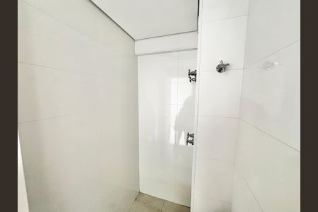 Apartamento à venda com 298m², 4 quartos e 5 vagas Apartamento à venda com 298m², 4 quartos e 5 vagasBanheiro de Serviço