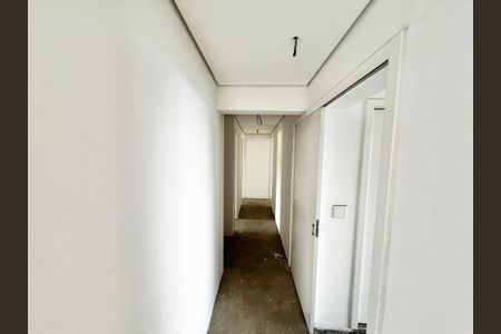 Apartamento à venda com 298m², 4 quartos e 5 vagas Apartamento à venda com 298m², 4 quartos e 5 vagasCorredor