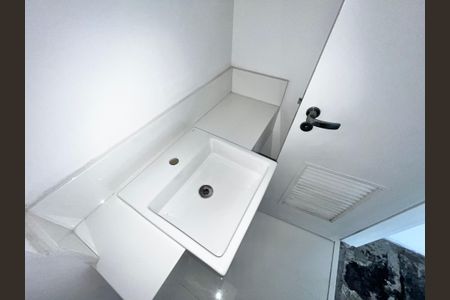 Apartamento à venda com 298m², 4 quartos e 5 vagas Apartamento à venda com 298m², 4 quartos e 5 vagasLavabo