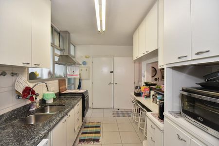 Apartamento para alugar com 222m², 3 quartos e 2 vagasCozinha