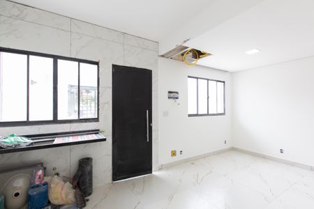 Casa à venda com 90m², 2 quartos e 2 vagas Casa à venda com 90m², 2 quartos e 2 vagasCozinha