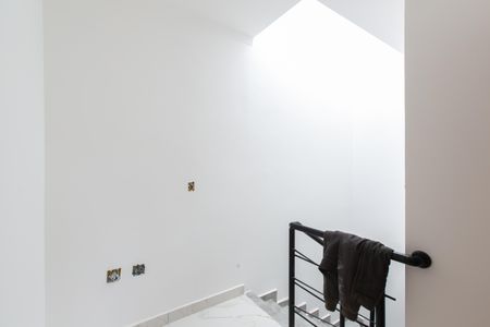 Casa à venda com 90m², 2 quartos e 2 vagas Casa à venda com 90m², 2 quartos e 2 vagasHall do Quarto