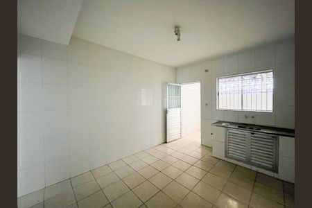 Casa à venda com 250m², 4 quartos e 2 vagascasa 1 - cozinha