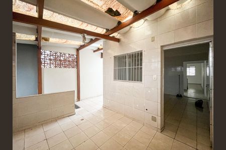 Casa à venda com 250m², 4 quartos e 2 vagascasa 1 - quintal