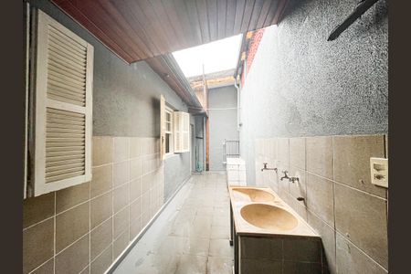 Casa à venda com 250m², 4 quartos e 2 vagascasa 1 - área de serviço