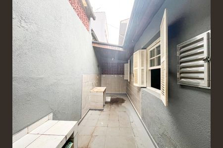 Casa à venda com 250m², 4 quartos e 2 vagascasa 1 - área de serviço