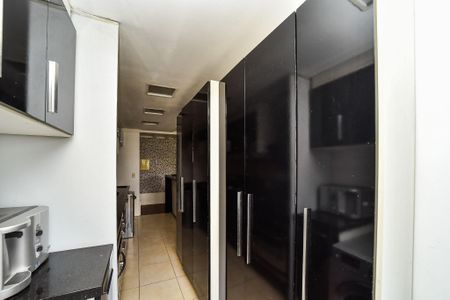 Apartamento à venda com 86m², 2 quartos e 1 vaga Apartamento à venda com 86m², 2 quartos e 1 vagaCozinha e Área de Serviço
