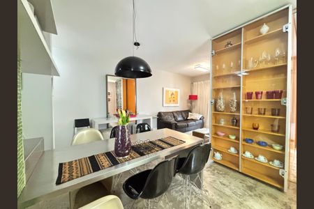 Apartamento para alugar com 62m², 2 quartos e 1 vagaSala