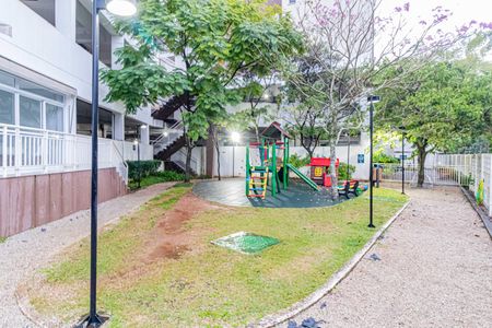 Apartamento à venda com 85m², 3 quartos e 2 vagas Apartamento à venda com 85m², 3 quartos e 2 vagasÁrea comum - Playground