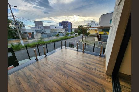 Varanda da suíte 1 de casa para alugar com 3 quartos, 220m² em Jardim Imperial, Lagoa Santa