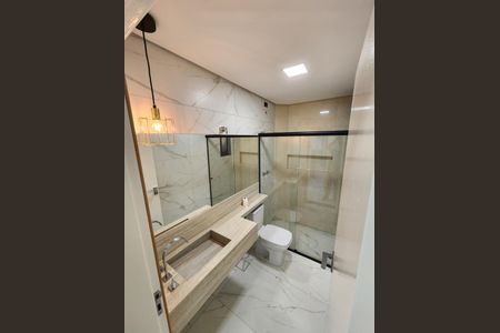 Casa à venda com 220m², 3 quartos e 4 vagas Casa à venda com 220m², 3 quartos e 4 vagasBanheiro da suíte 2