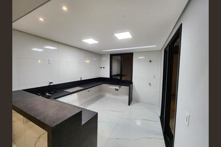 Casa à venda com 220m², 3 quartos e 4 vagas Casa à venda com 220m², 3 quartos e 4 vagasCozinha
