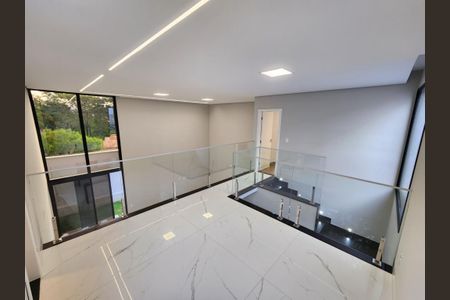 Casa à venda com 220m², 3 quartos e 4 vagas Casa à venda com 220m², 3 quartos e 4 vagasSegundo andar