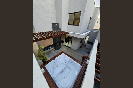 Casa à venda com 220m², 3 quartos e 4 vagas Casa à venda com 220m², 3 quartos e 4 vagasEspaço Gourmet