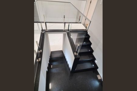 Escadas de casa para alugar com 3 quartos, 220m² em Jardim Imperial, Lagoa Santa