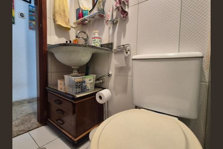 Apartamento à venda com 77m², 2 quartos e 1 vagaBanheiro 