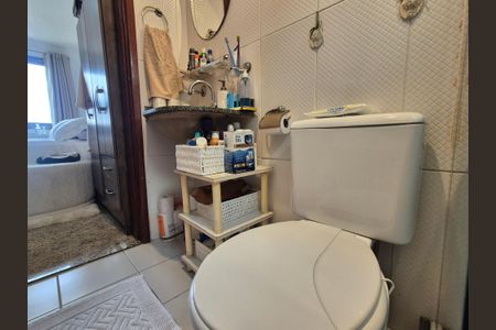 Apartamento à venda com 77m², 2 quartos e 1 vagaBanheiro suite 