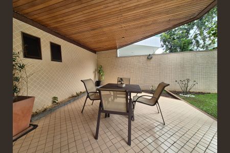 Apartamento à venda com 77m², 2 quartos e 1 vagaÁrea comum 