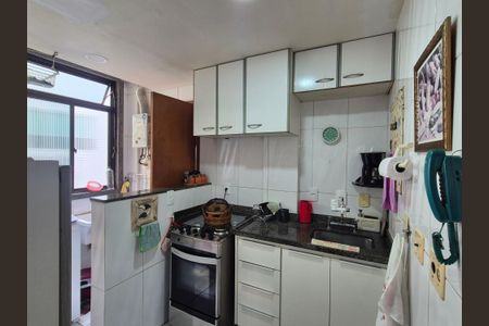 Apartamento à venda com 77m², 2 quartos e 1 vagaCozinha 